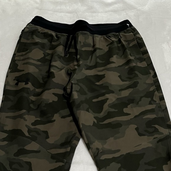 UNDER ARMOUR Jogger  Mens LARGE Green Sportstyle Elite Camo Printed Pants - Picture 1 of 13